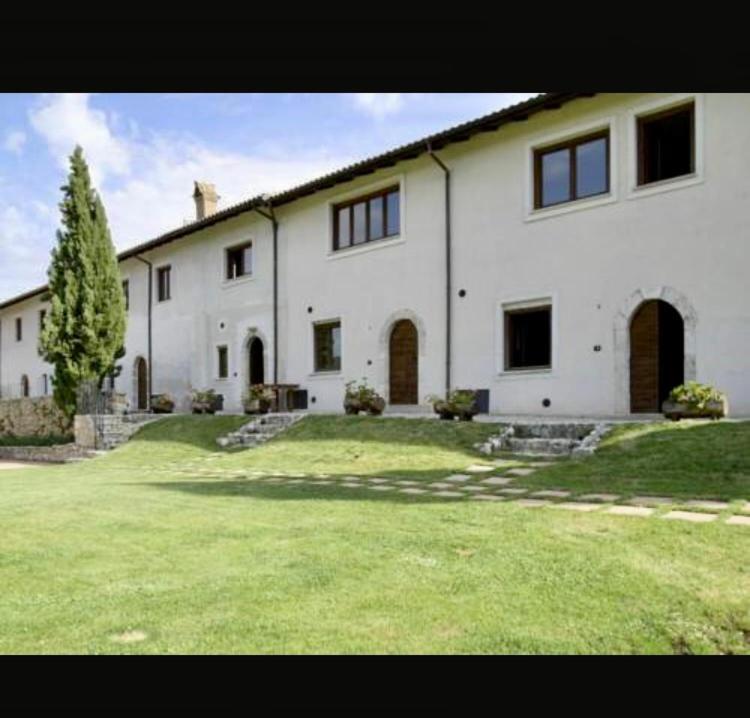 SantʼAnatolia Appartamenti Il Capomandro מראה חיצוני תמונה